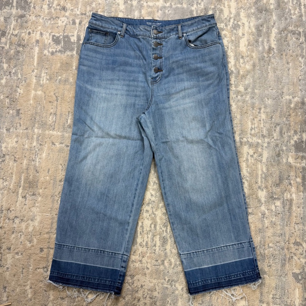 CHICO'S Wide Leg Crop Raw Hem Button Fly Light Wash Chico’s 2.5 Size 14